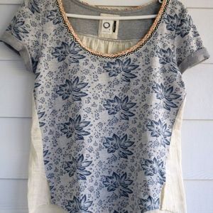 Anthropologie Akemi+Kin Blue & White Floral Shirt